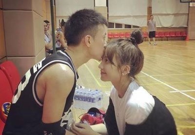 秦奋是什么来头 爸爸是秦晓呢还是秦勉呢