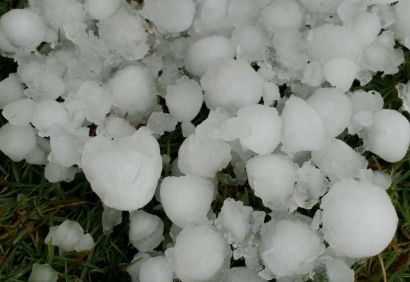 什么季节下冰雹？