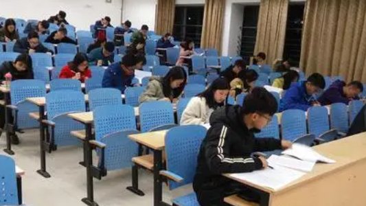 请问有经验人士,考研报考时,专业课