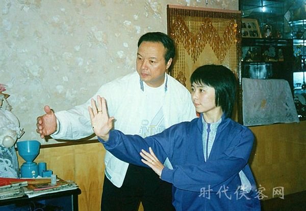 林秋萍的人物简介