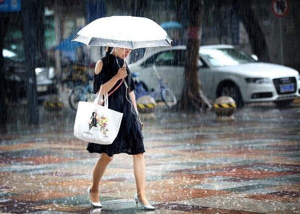 潇潇雨歇是什么意思？