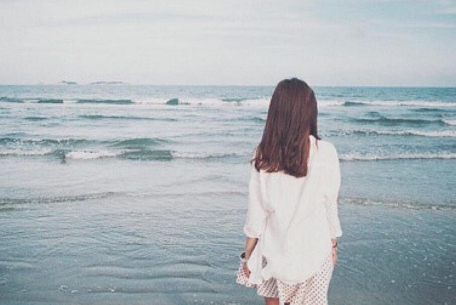 貌美女子深夜遭3男子尾随，她的哪些自救堪称经典？