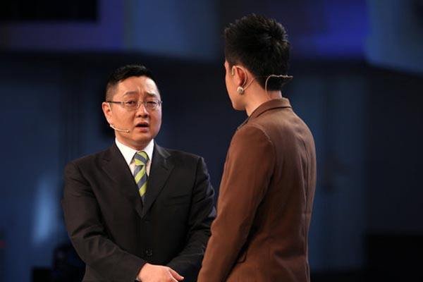 张绍刚从央视名嘴混到无人知晓，只能靠网络节目生存，他为何沦落成这样？