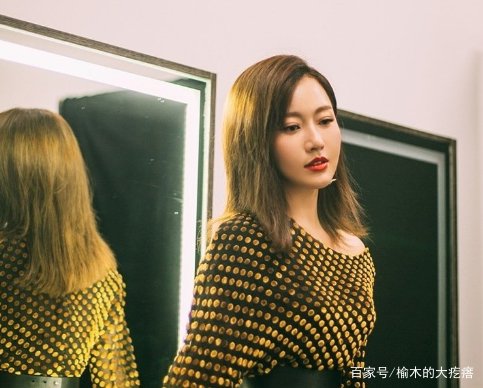 潘长江女儿潘阳30岁嫁给石磊成总裁夫人,如今过得怎么样?