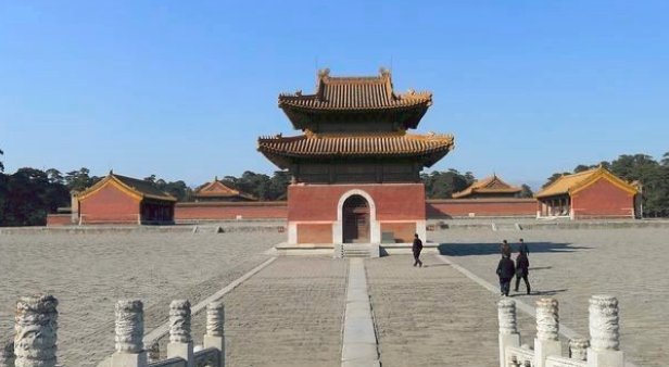明十三陵，清东陵，清西陵分别是哪位皇帝的陵墓以及陵墓地位