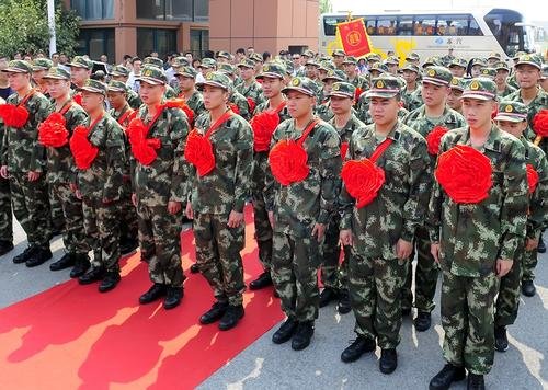 网红小伙加入海军陆战队，他都有哪些经历？