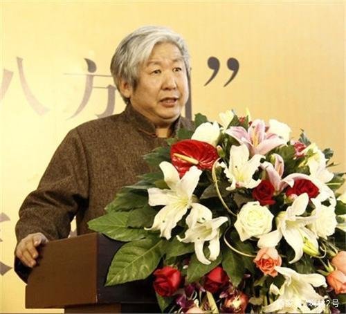 富商花50万伪造假玉凳，专家鉴定后转手卖了2.2亿，富商说了什么？