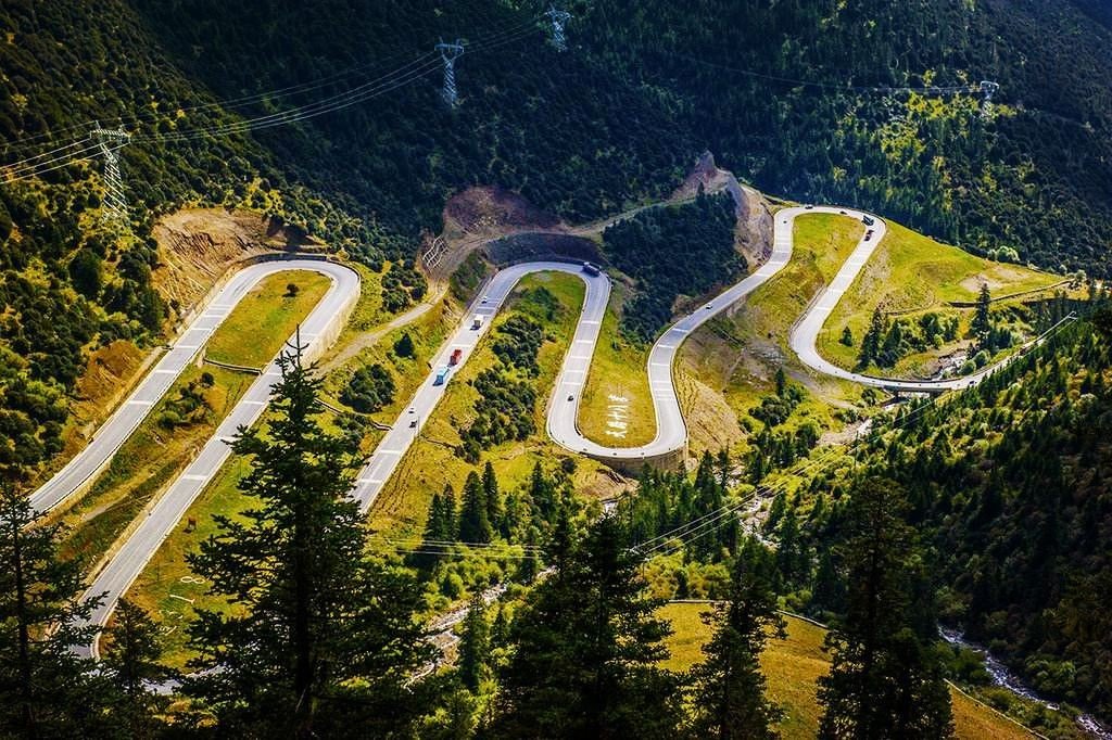 雅江天路十八弯是什么意思呢？