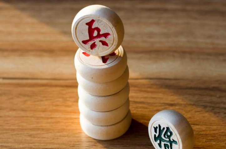 下图是国际象棋的哪种开局方式