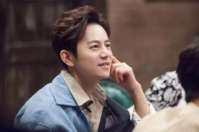 费启鸣方辟谣与何炅牵手，何炅是同性恋吗？