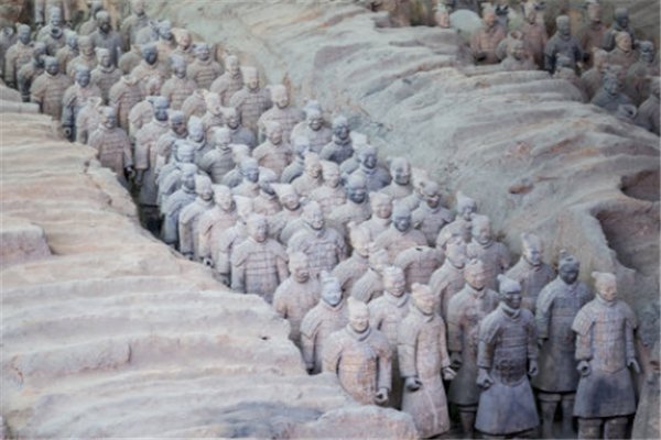 秦始皇陵飞雁非常出名，秦陵中金属飞雁真的会飞吗？