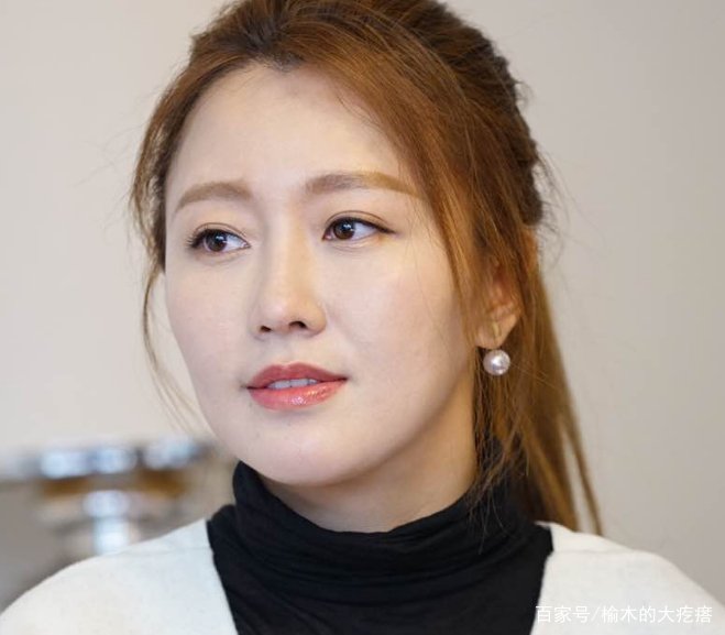 潘长江女儿潘阳30岁嫁给石磊成总裁夫人,如今过得怎么样?