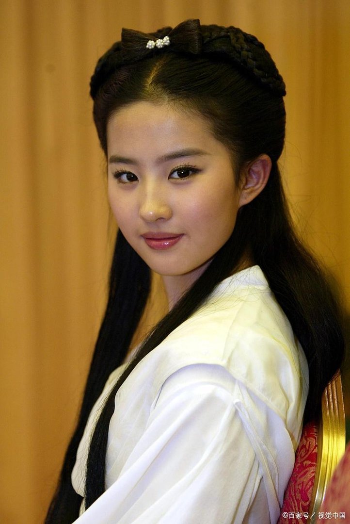 刘亦菲的家庭背景