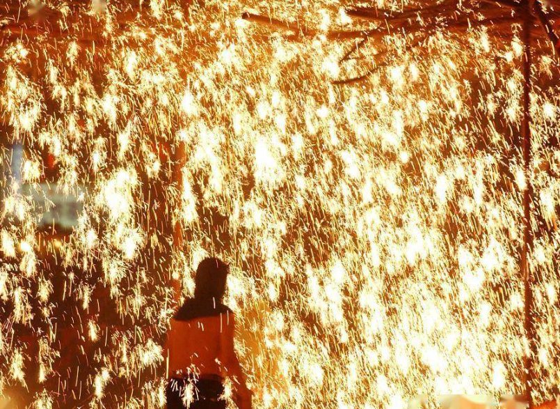 李白诗句 炉火照天地