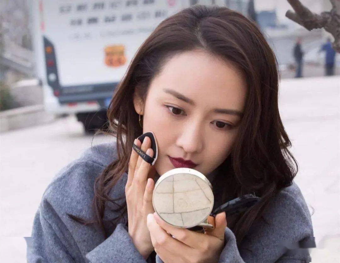 王鸥的事业发展和她的出轨新闻有没有关系?为什么?