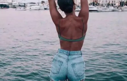 连体泳衣女装怎么穿搭