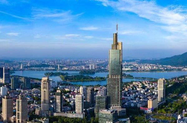 我国哪个城市有虎踞龙盘之称