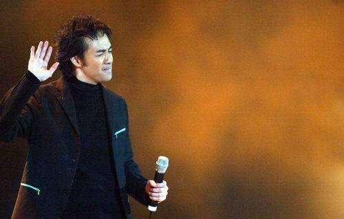 谁知道 为了生活四处奔波 这句歌词的歌名是什么啊