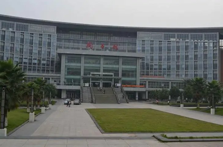 2023年西南政法大学法学考研分数线多高？