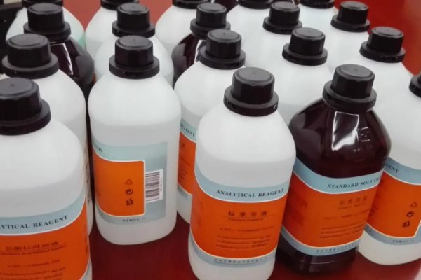 如何用百分比浓度表示溶液浓度？