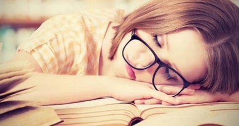 连续3晚睡眠小于6小时易焦虑,保证充足的睡眠有多重要?