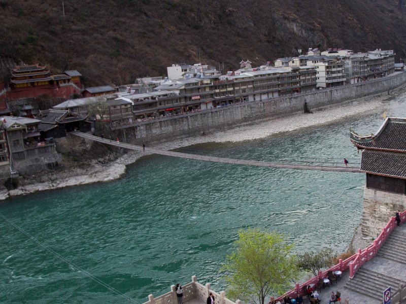 泸定桥在哪个省 在哪个市