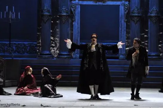 想知道《唐璜》的作者是谁？