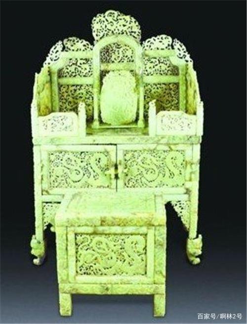 富商花50万伪造假玉凳，专家鉴定后转手卖了2.2亿，富商说了什么？