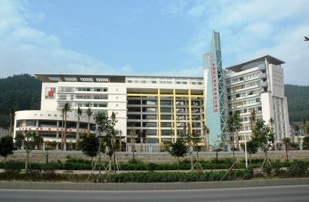 广东省交通运输技师学院和广东交通职业技术学院有什么区别?