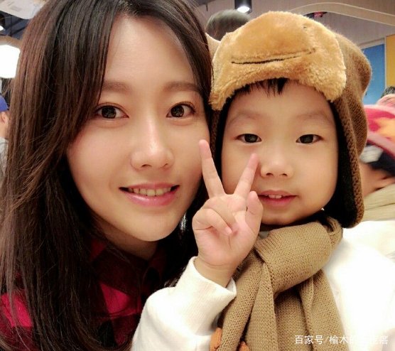 潘长江女儿潘阳30岁嫁给石磊成总裁夫人,如今过得怎么样?