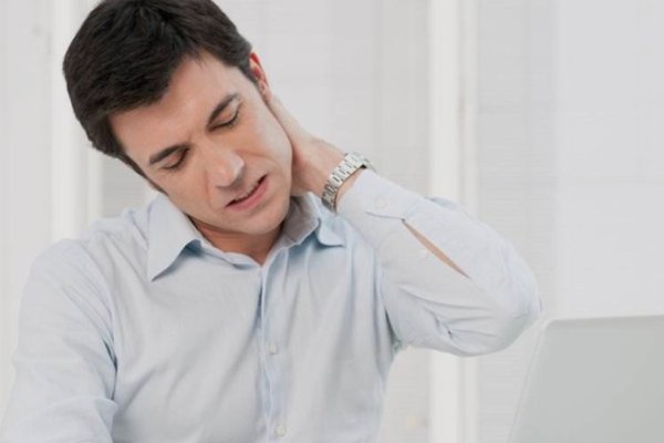 有句话怎么说来着？好像关于工作的。起得比鸡早什么什么的？？？？整句是什么？