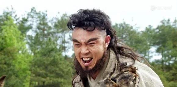 你觉得罗成和雄阔海谁厉害？