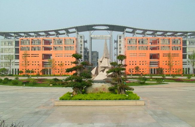 四川师范大学实验外国语学校地址