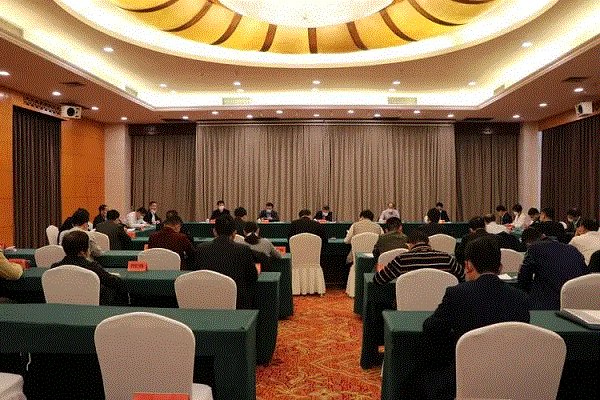 attend的名词和形容词