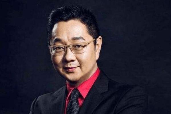 张绍刚从央视名嘴混到无人知晓，只能靠网络节目生存，他为何沦落成这样？