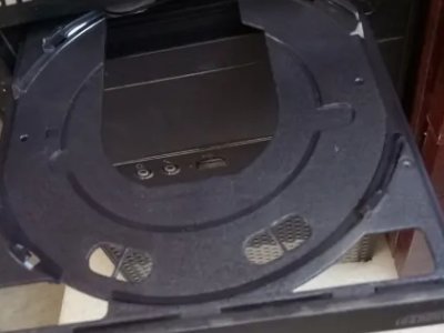 如何在电脑上播放光盘？