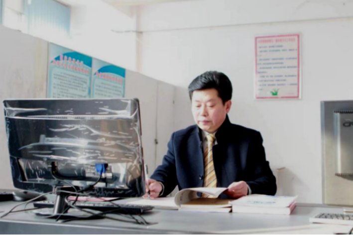 光山二高优秀教师排名