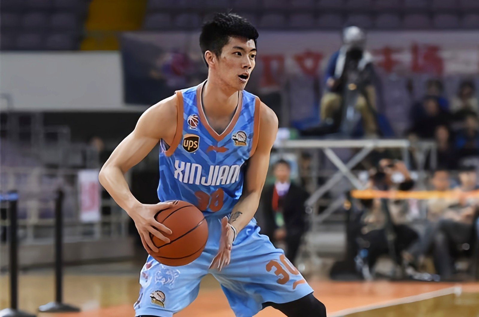 有人知道江苏同曦篮球队的阵容吗？