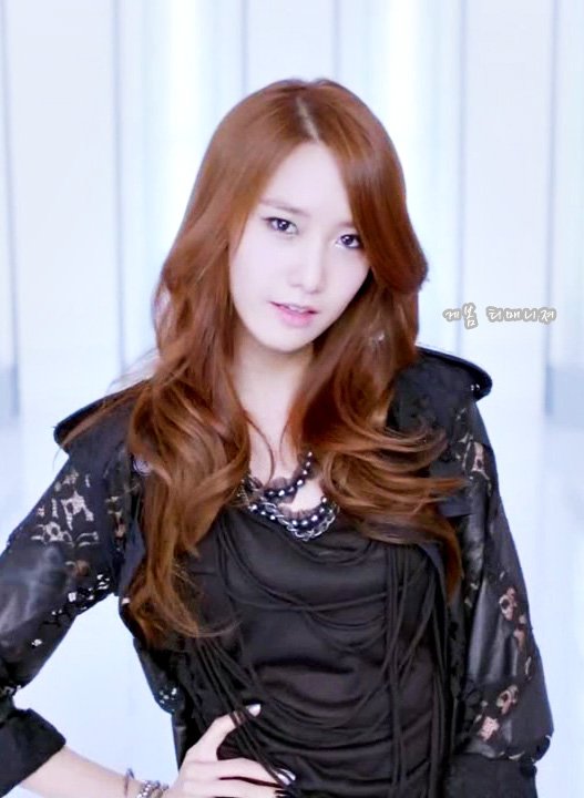 少女时代里谁叫Yoona?