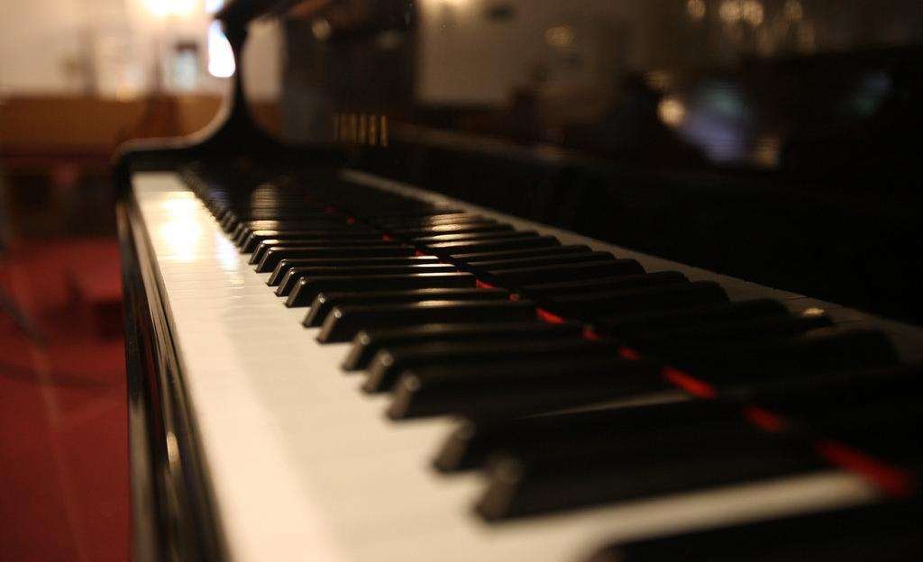 钢琴键盘c调e调d调f调在哪里图片