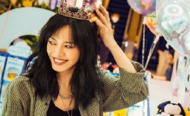 《摇滚狂花》狂野女孩之所以狂野，是因为有狂野的妈妈，狂野也会遗传的吗？