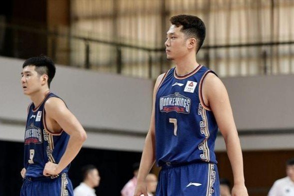 有人知道江苏同曦篮球队的阵容吗？