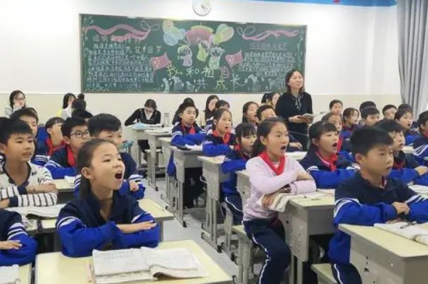 不可名状可以用来形容什么