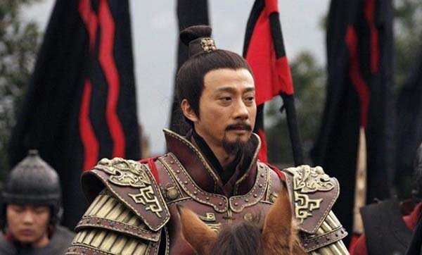 爱才、善用降将的曹操，他为何要杀掉主动归降的吕布呢?