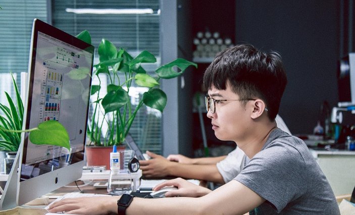 007工作制是每天不用睡觉吗？