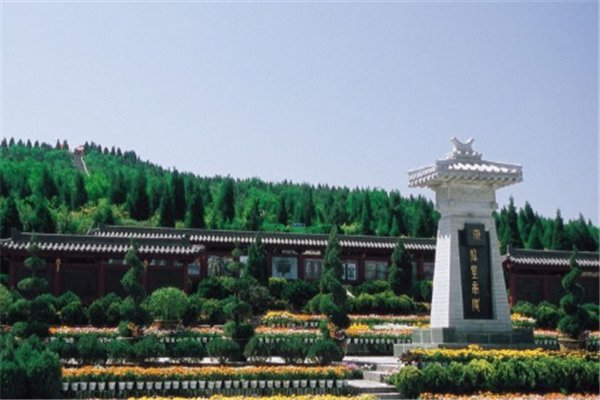 秦始皇陵飞雁非常出名，秦陵中金属飞雁真的会飞吗？