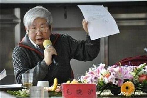 富商花50万伪造假玉凳，专家鉴定后转手卖了2.2亿，富商说了什么？