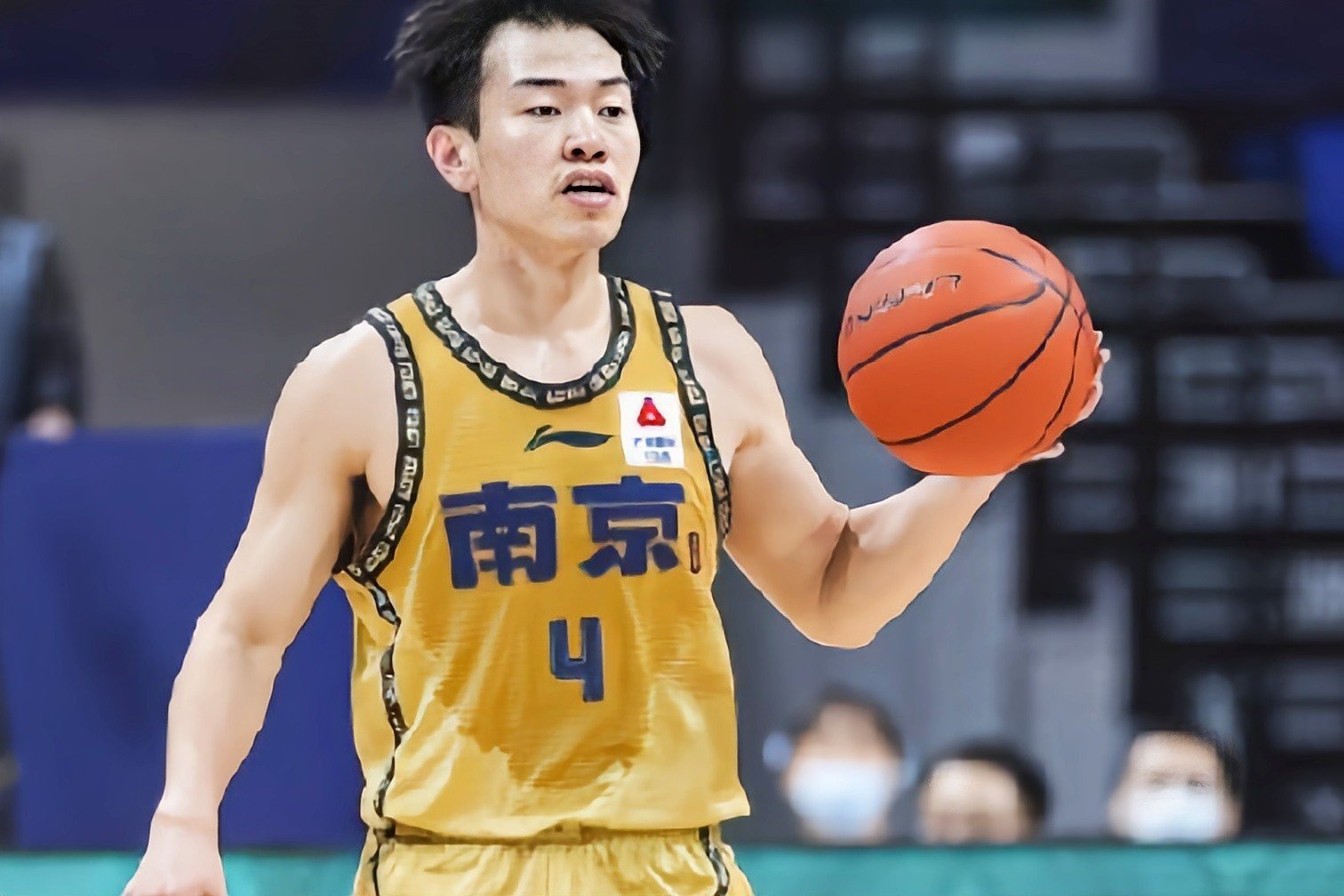 有人知道江苏同曦篮球队的阵容吗？