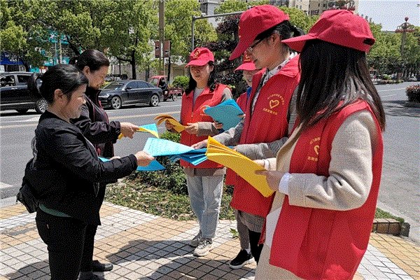 attend的名词和形容词