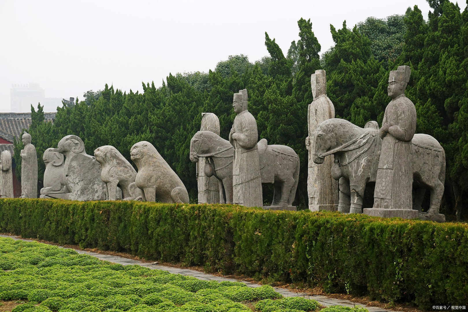 把赢政的尸体和臭鱼放在一起，是谁的主意呢？